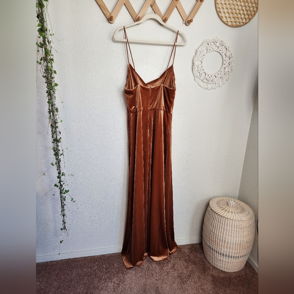 After Six Cowl-Neck Velvet Maxi Dress With Pockets In Golden Almond - Picture 6 of 12